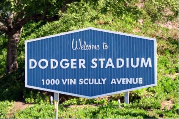 Dodger Dog Deep Dish Pizza: Echo Park welcomes Dodger fans to the World Series